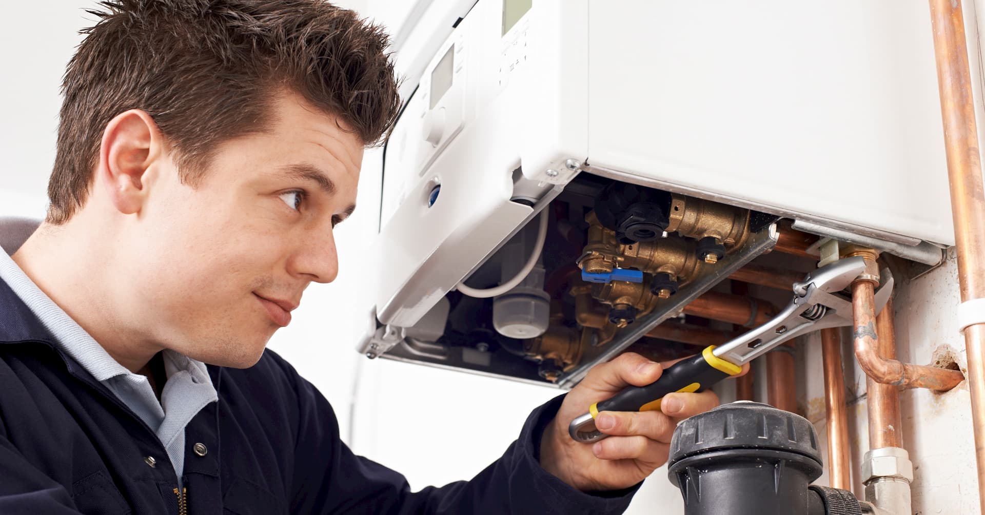 Heizung- Sanitärbau Leipzig GmbH stattet Wohnungen, Gewerbe und Hotelanlagen mit hochwertigen Heizungs- und Sanitäranlagen aus. Dabei setzen wir auf Erneuerbare Energien. Wir bauen im Raum Leipzig und Berlin.